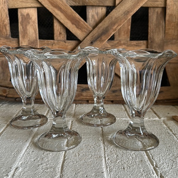 Vintage style soda fountain glasses set of 4 (33?) - Picture 1 of 7